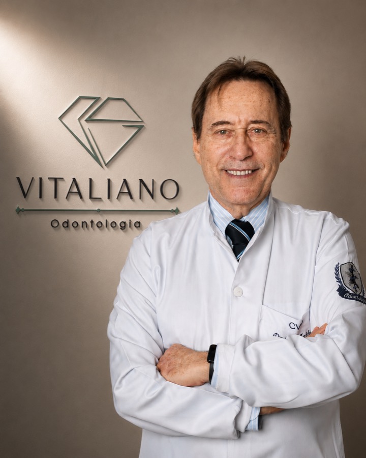 Dr. José Arthur C. Vitaliano, cirurgião-dentista e responsável técnico da Vitaliano Odontologia, em Alphaville, Barueri
